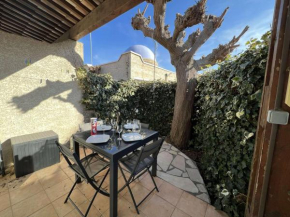 Pavillon T3 avec Mezzanine, Parking, Piscine, Clim, proche plage et commerces, animaux acceptés - FR-1-702-31